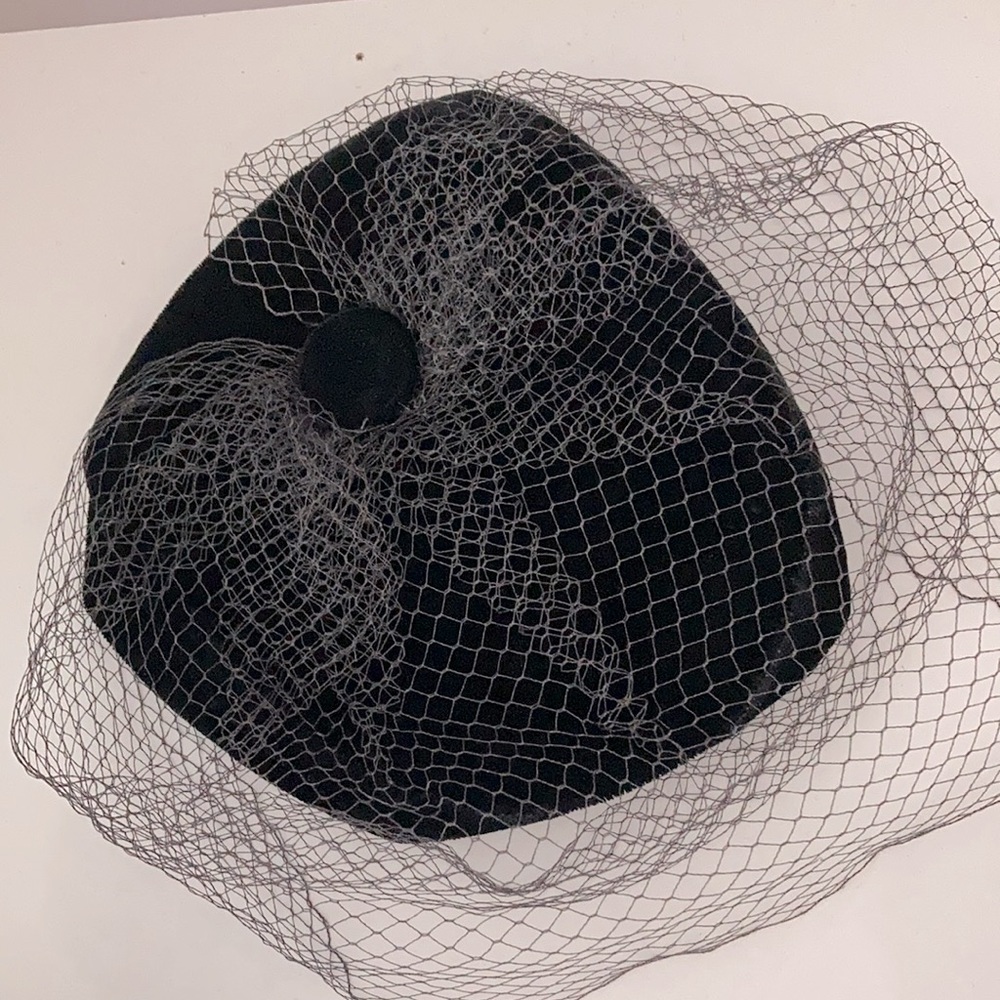 VINTAGE Velvet beret/fascinator with netting. 100% cotton - Picture 8 of 11